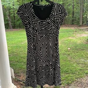 EUC KAREN KANE DRESS EXTRA SMALL BLACK/WHITE